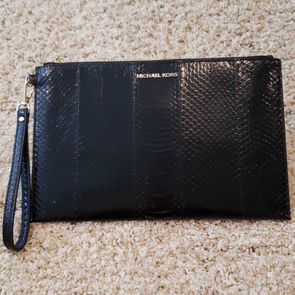 Gorgeous Michael Kors Snake skin clutch